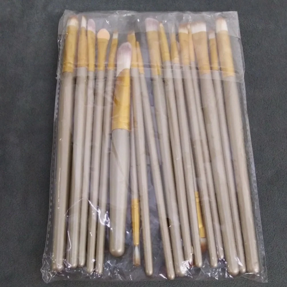 Professional Makeup Brush Set - Gold and Light Blush Pink - set of 20 - New!
